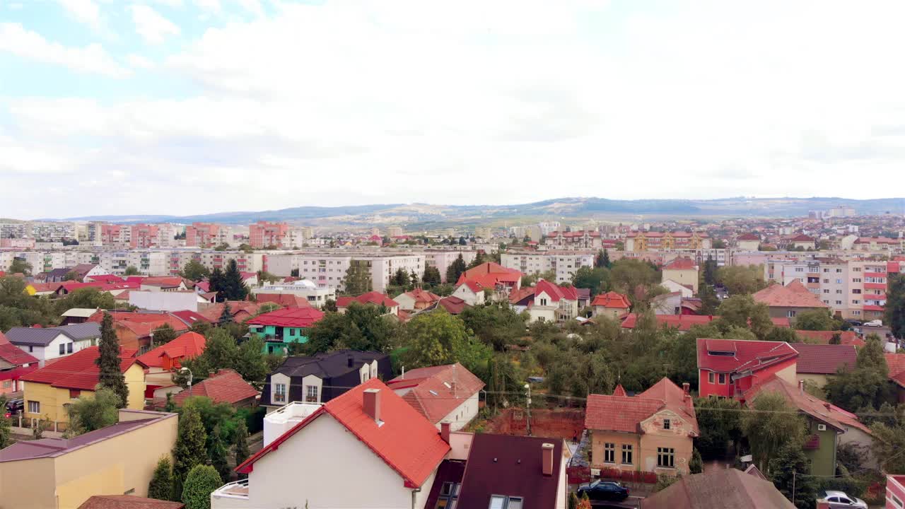 Cluj Napoca建筑和自然鸟瞰图，罗马尼亚视频素材