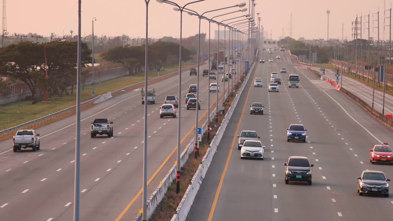 高速公路交通繁忙视频素材