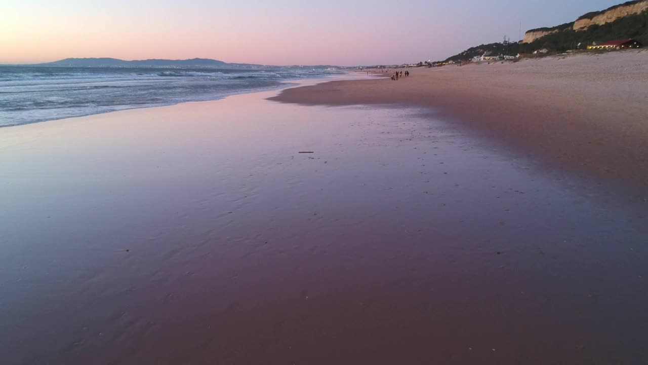 海滩日落时视频素材