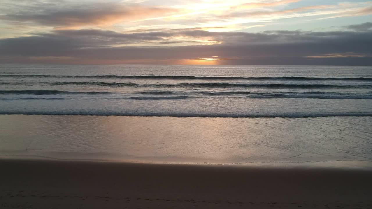 海上日落时视频素材