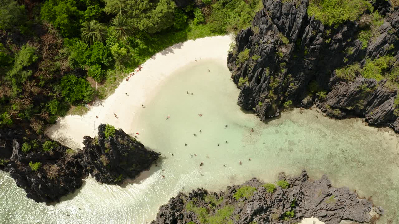 热带海水泻湖和海滩，菲律宾，厄尔尼诺视频素材