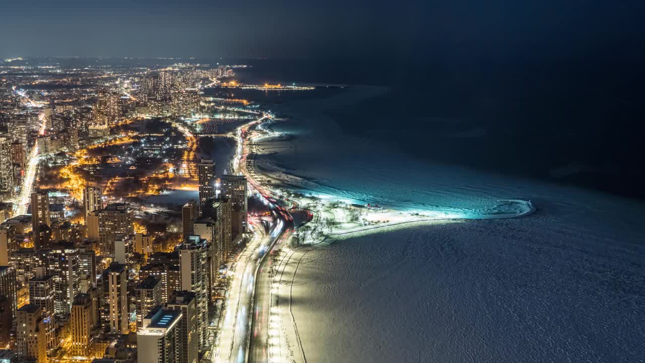 湖滨行车在夜晚-冬季时间流逝视频素材