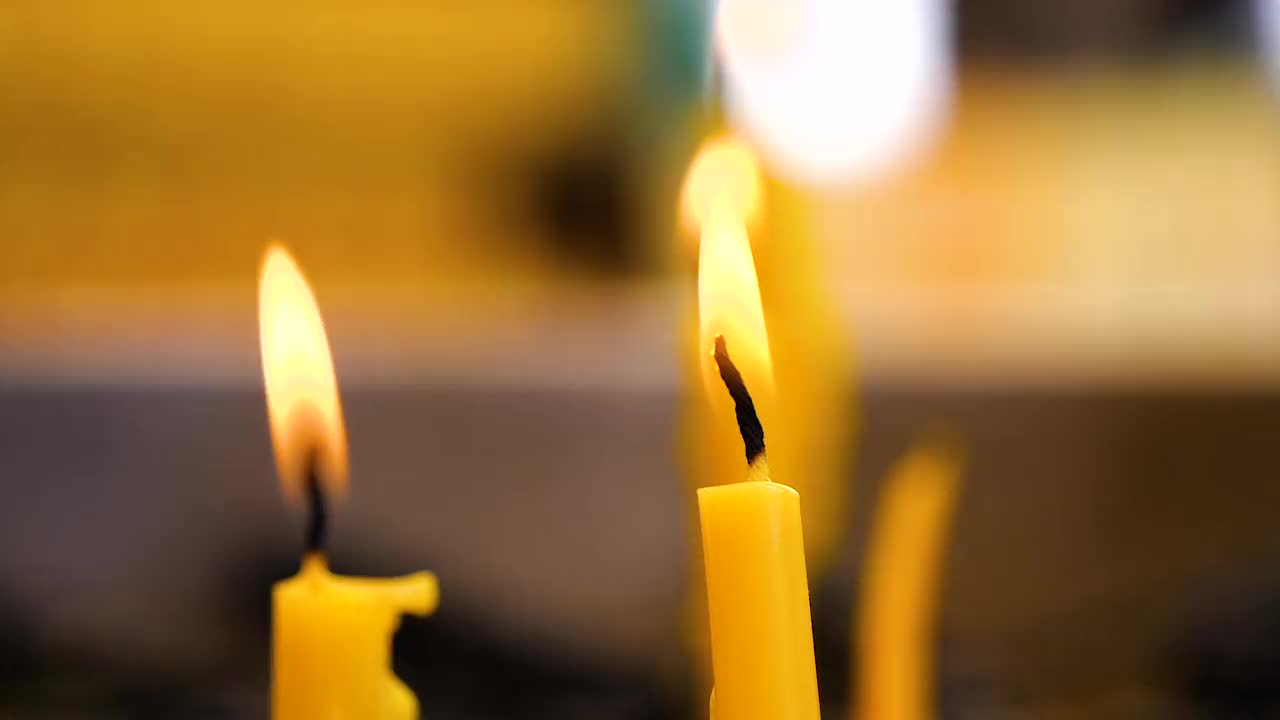 蜡烛火焰2的缓慢运动视频素材