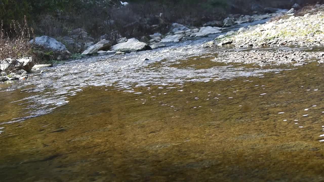 山川流水的自然美景视频素材