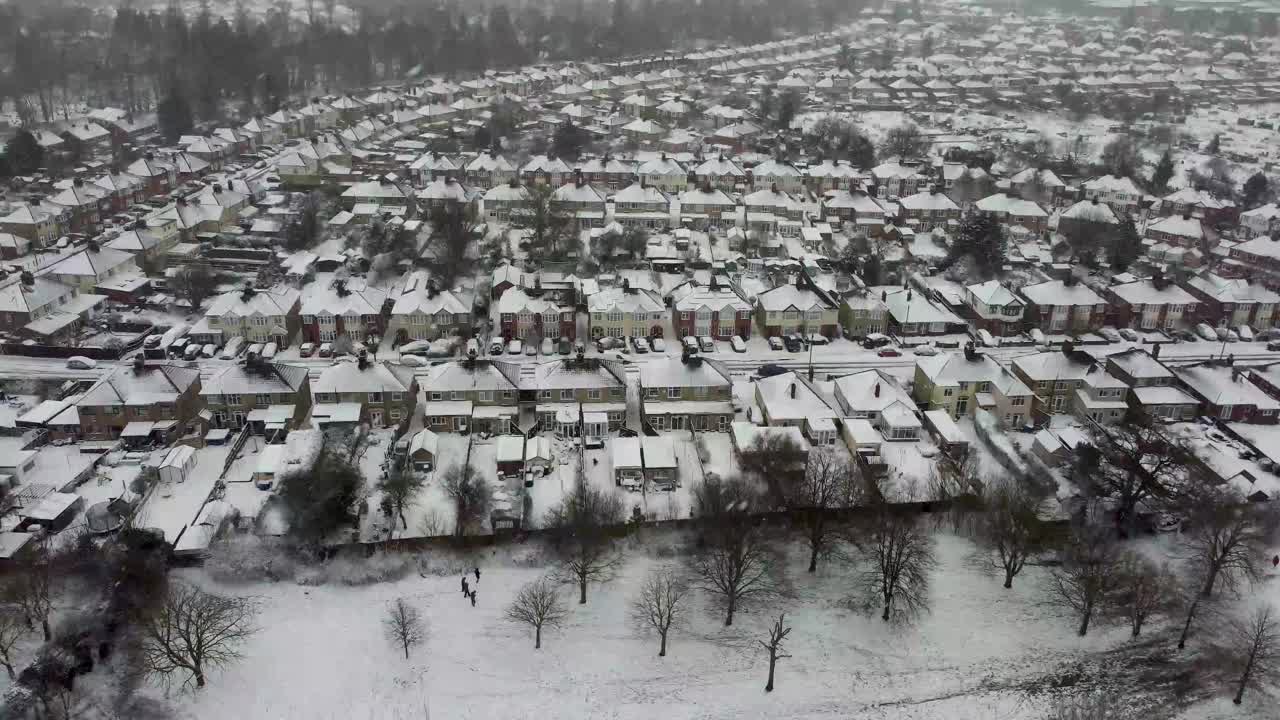 2021年2月，“达西风暴”下大雪后，伊普斯维奇的无人机镜头视频素材