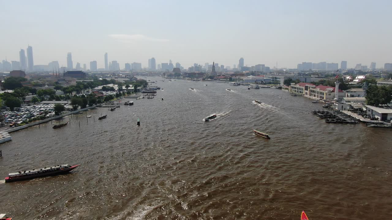 湄南河/曼谷- 4K鸟瞰图视频素材