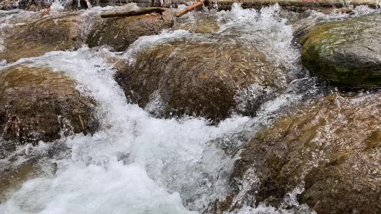 瀑布靠近视频素材