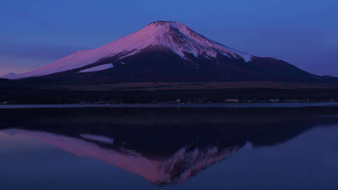 黎明时分，山中湖上的红富士视频下载