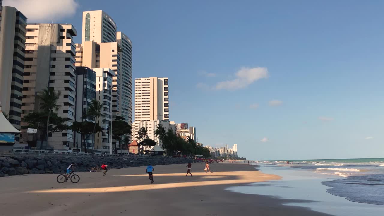 良好的海滩之旅视频素材