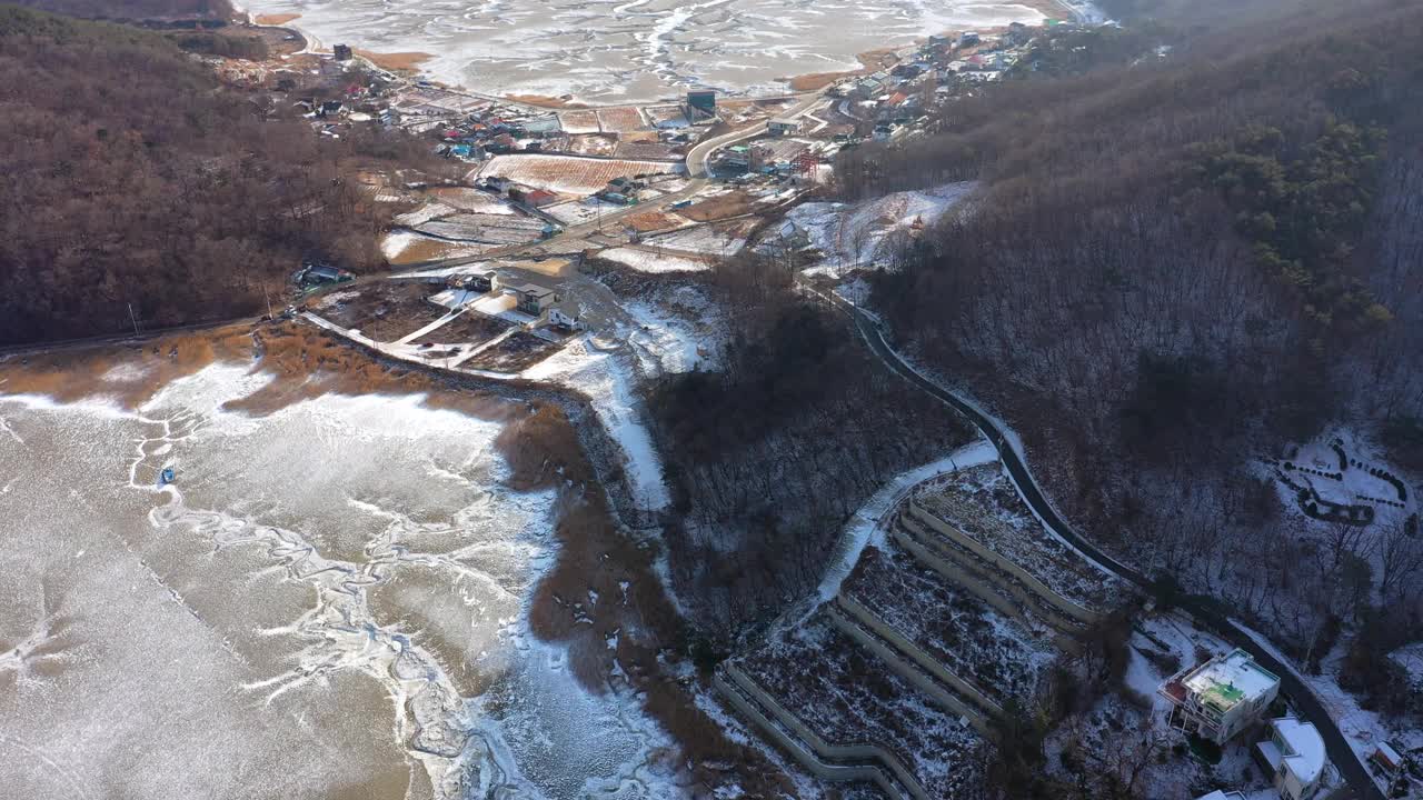 韩国仁川江华郡东堤岛泥滩的冬季景色视频素材