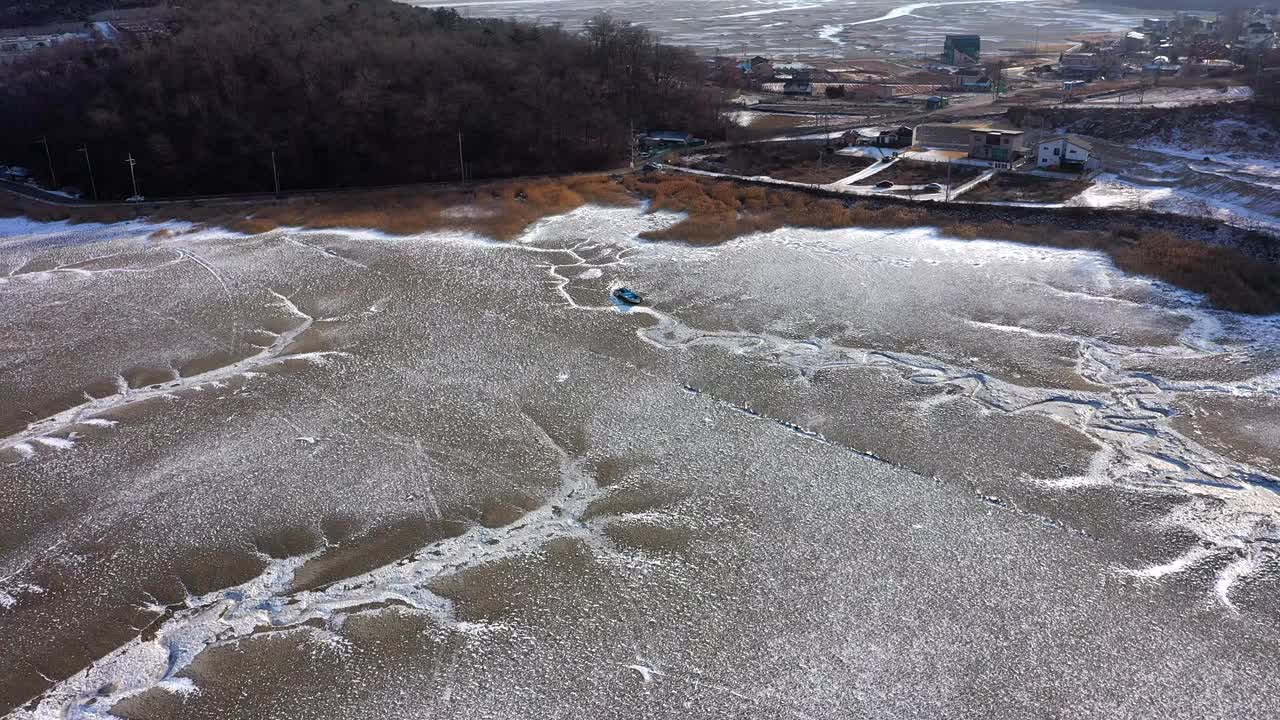 韩国仁川江华郡东堤岛泥滩的冬季景色视频素材