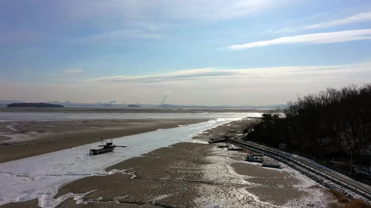 冬天的泥滩风景/江花枪，仁川，韩国视频素材