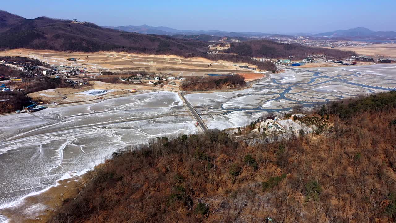 韩国仁川江华郡东堤岛泥滩的冬季景色视频素材