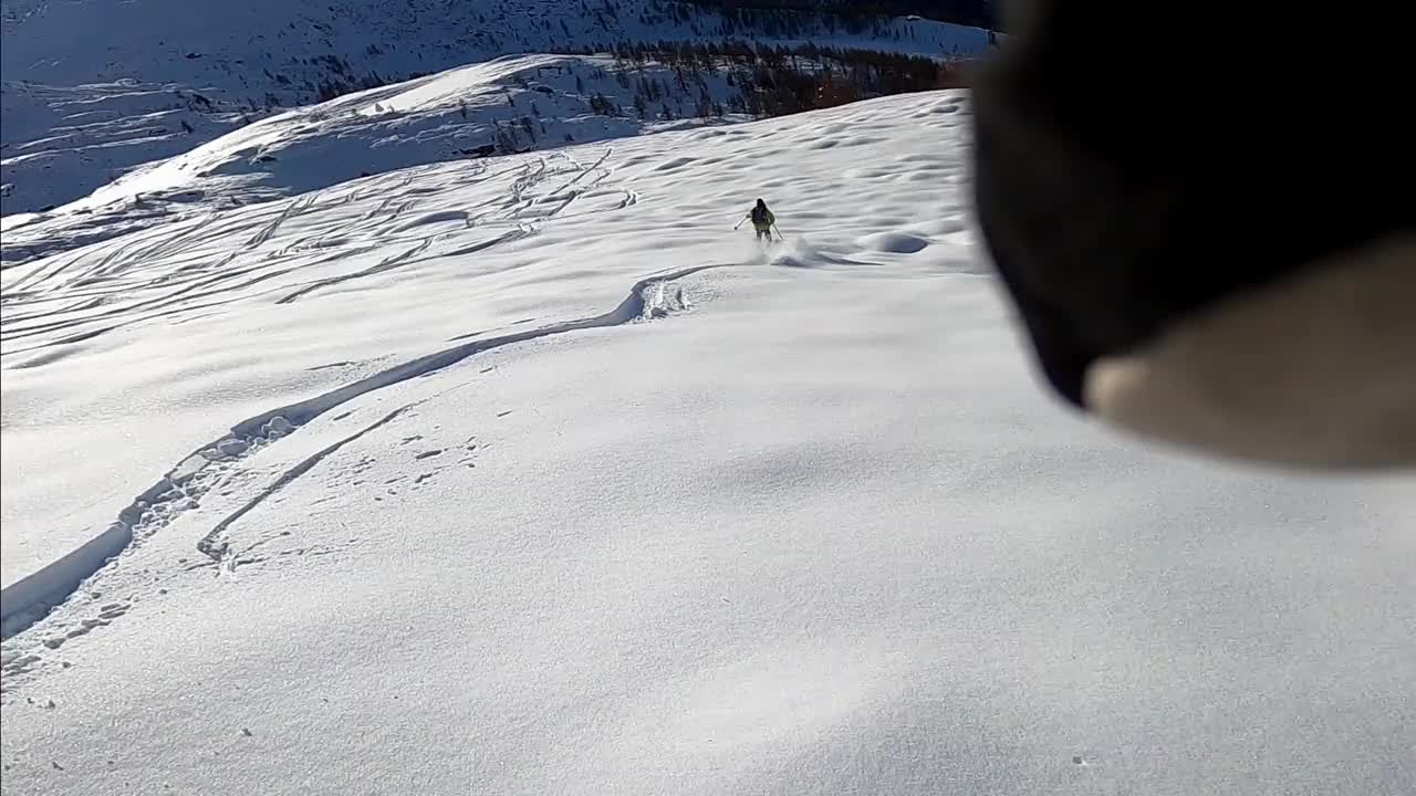 在意大利阿尔卑斯山免费滑雪，头盔POV视频素材