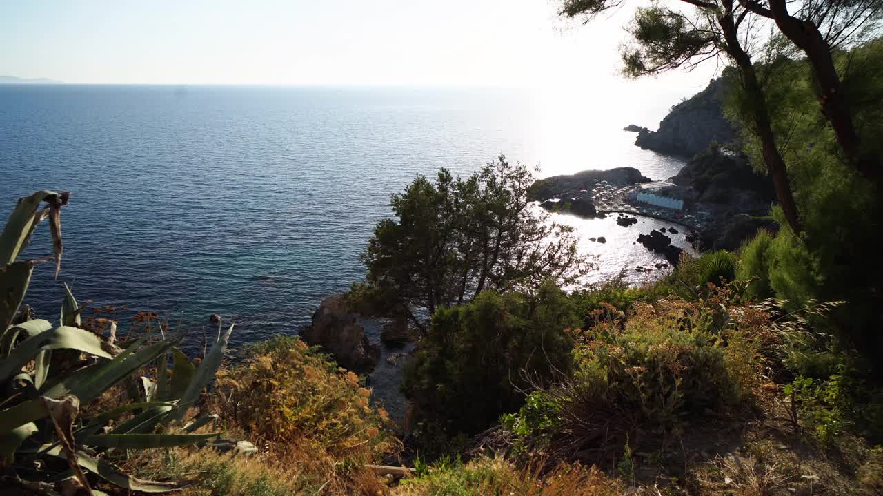 夕阳下的地中海风景:托斯卡纳的塔拉莫尼视频素材