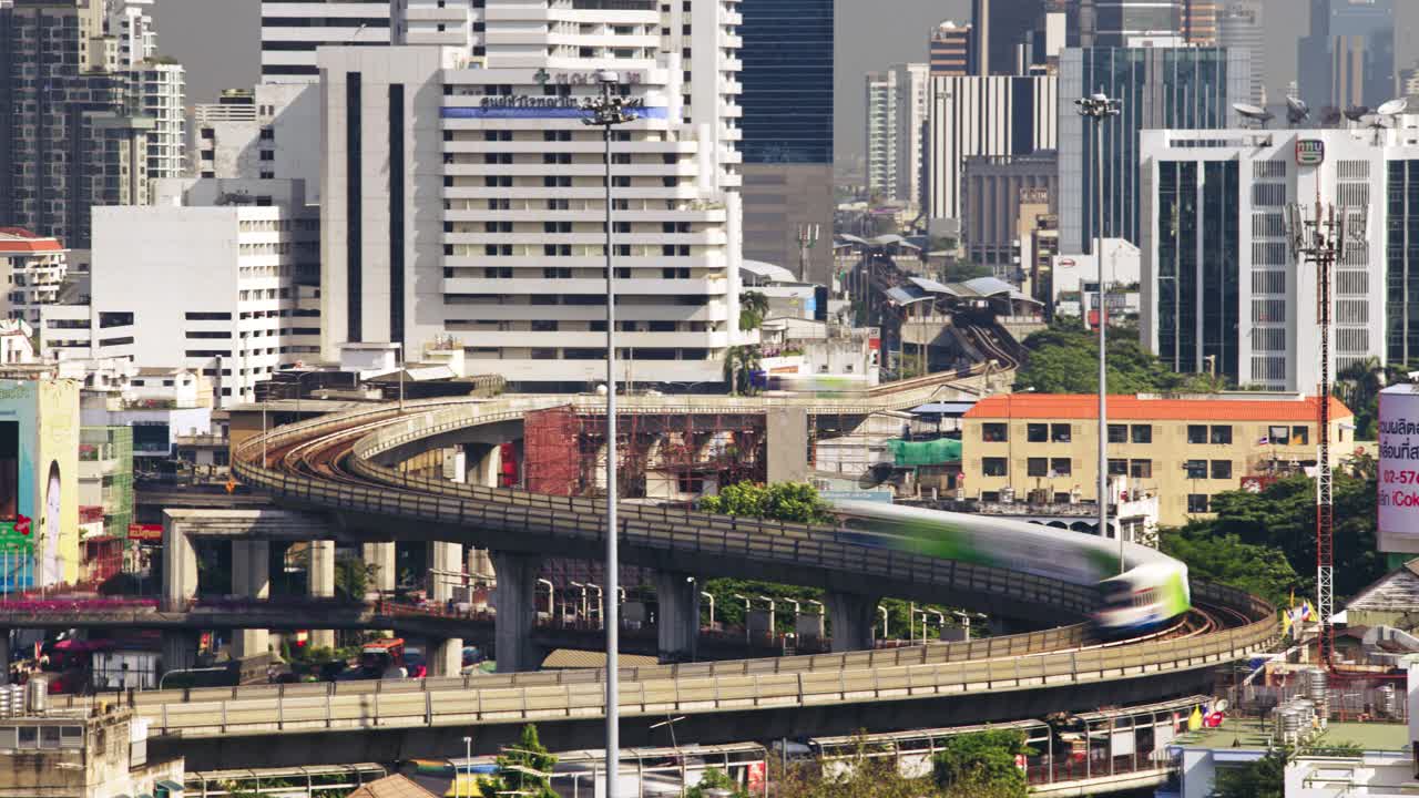 胜利纪念碑的时间流逝，BTS线路和交通岛在泰国曼谷视频素材