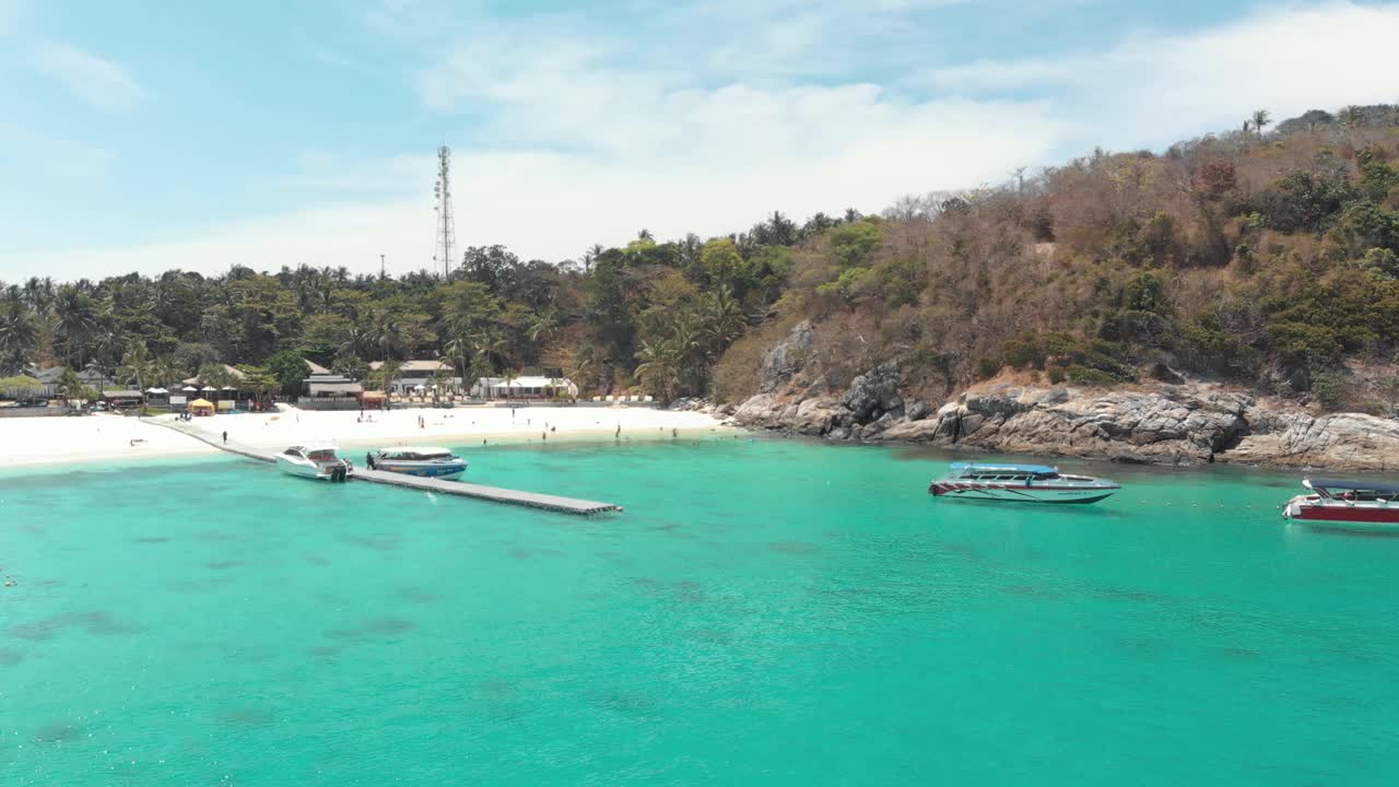 Koh Racha Yai岛清澈的绿松石水。潜水天堂度假视频素材