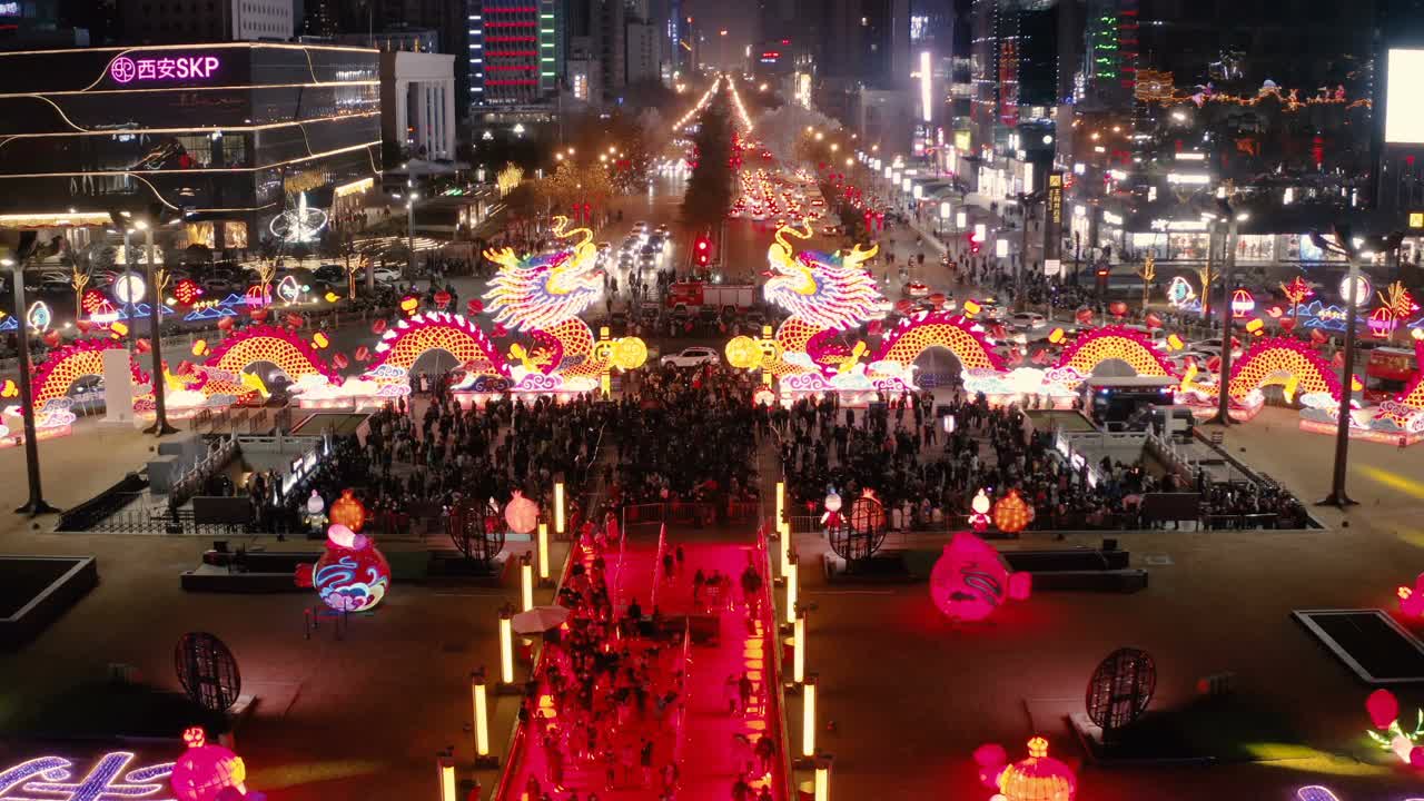 鸟瞰图古城墙南门庆祝中国春节，西安，陕西，中国视频素材