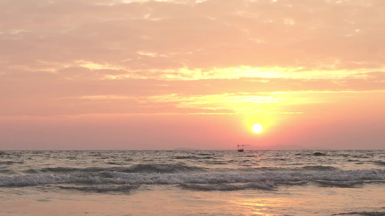 海景傍晚与日落。视频素材