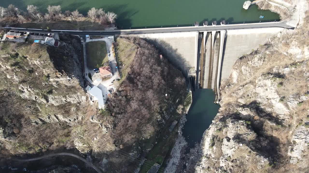 克里希姆水库鸟瞰图，Rhodopes山，保加利亚视频素材