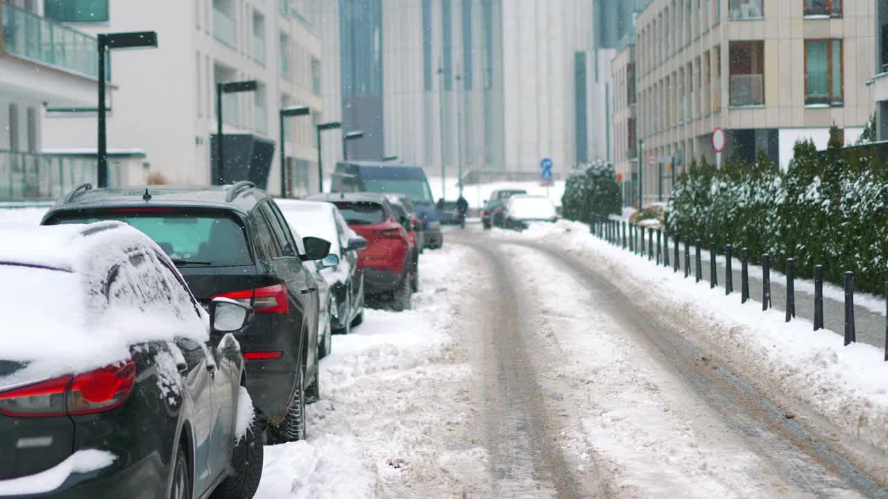 城市街道上的雪，4k慢镜头60帧/秒视频素材