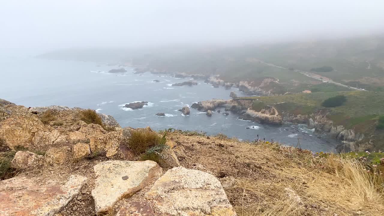 美丽而崎岖的加州大苏尔海岸线视频素材