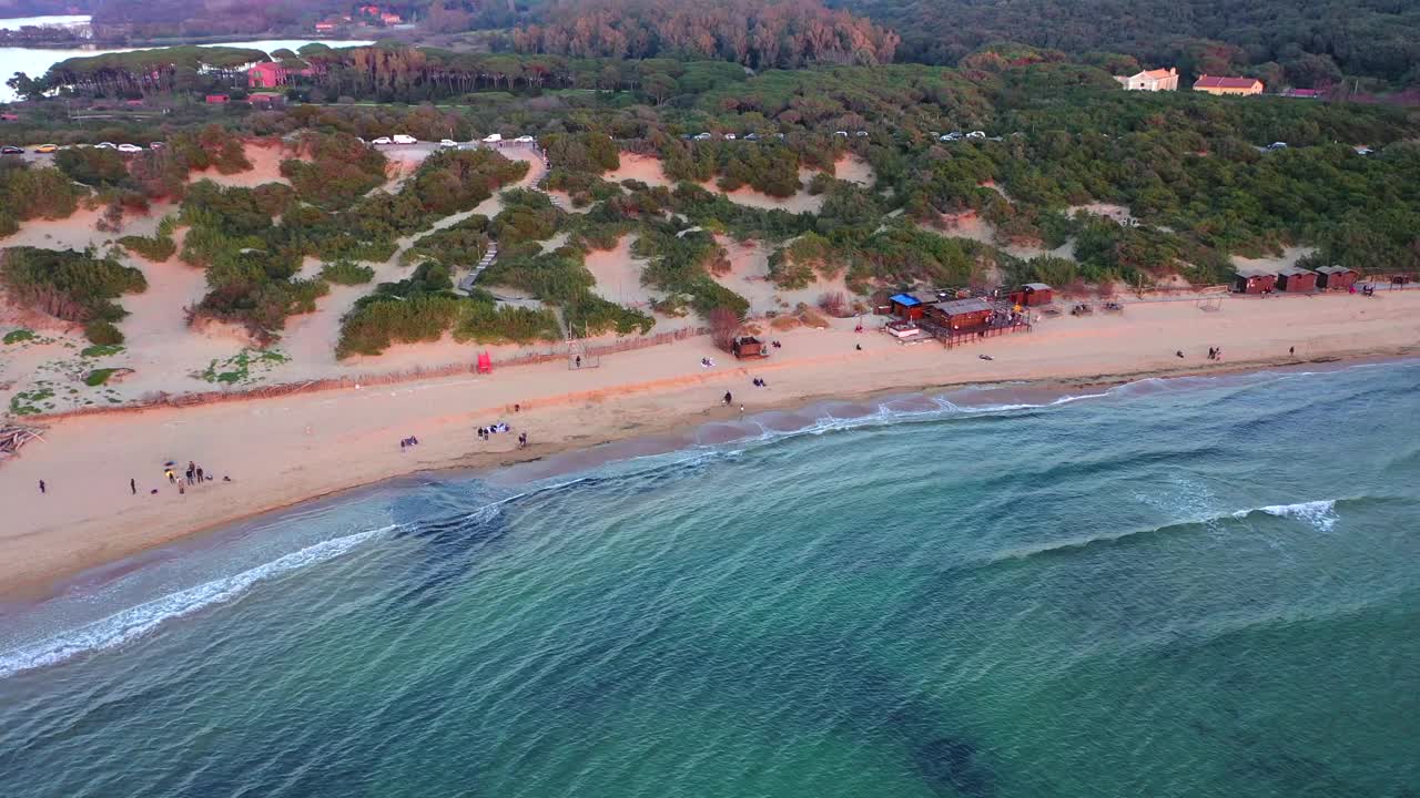 萨波迪亚海滩，沙丘和宝拉湖视频素材