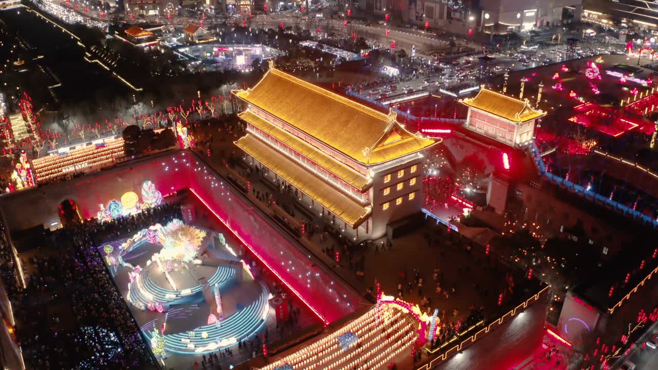 鸟瞰图古城墙南门庆祝中国春节，西安，陕西，中国视频素材