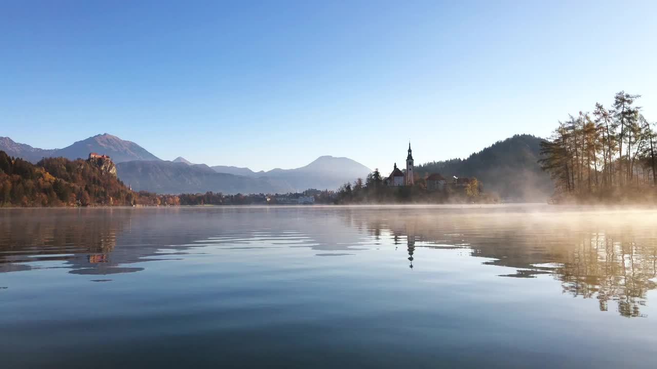 美丽的视频流血湖景观与城堡的流血和教堂视频素材