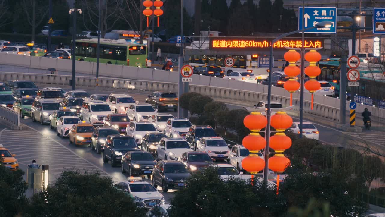 中国西安春节期间的街景。视频素材