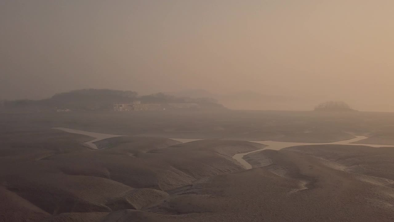 韩国仁川江花岛泥滩的日出景色视频素材