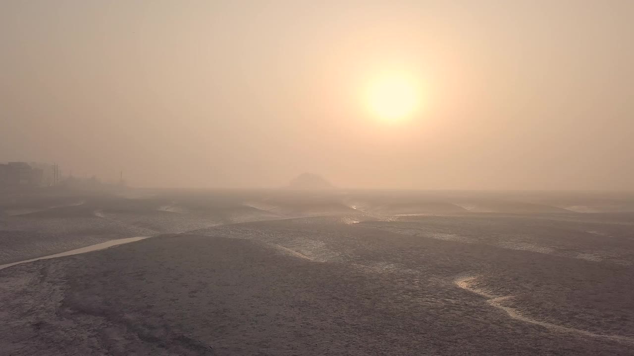 韩国仁川江花岛泥滩的日出景色视频素材