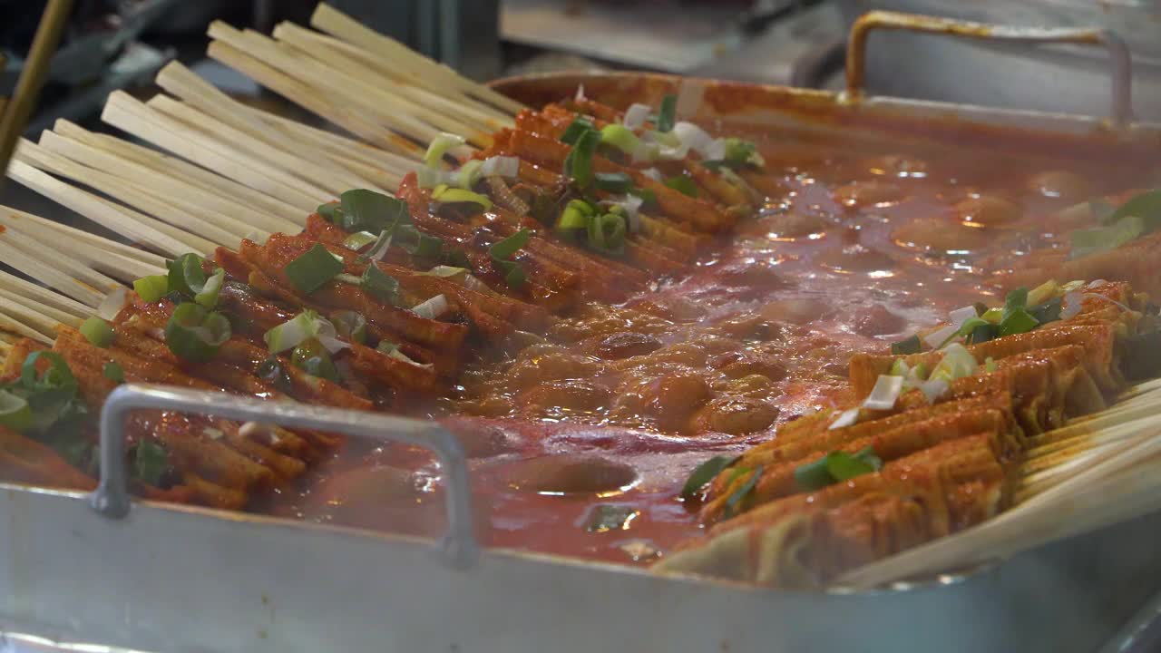 韩国街头小吃:红鱼饼，堤川，韩国视频素材