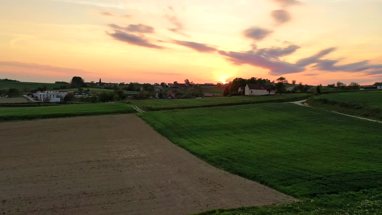 空中慢莫黄昏的乡村视频素材