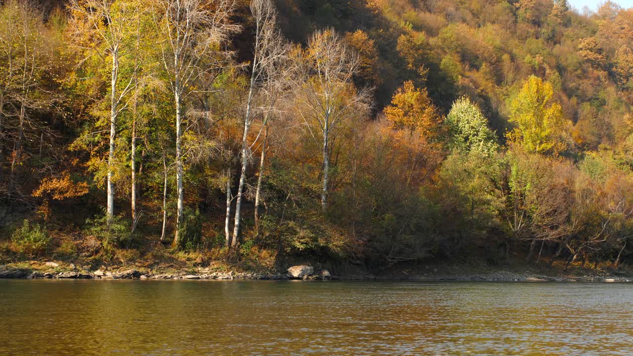 德里纳河景观河。塞尔维亚旅游视频素材