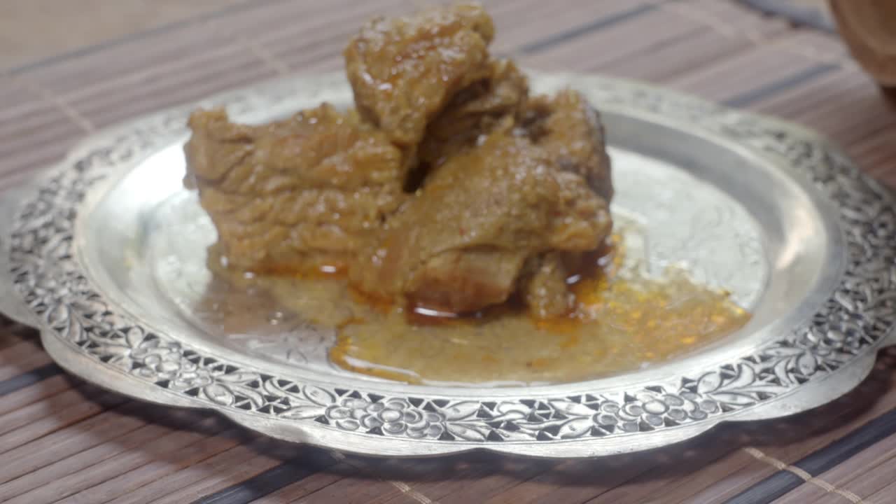 清真风味牛肉咖喱食谱(清真食品)视频素材