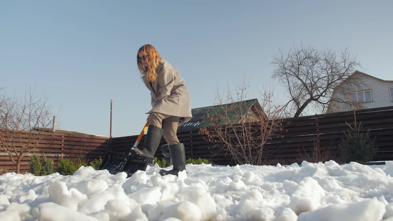 房屋除雪视频素材