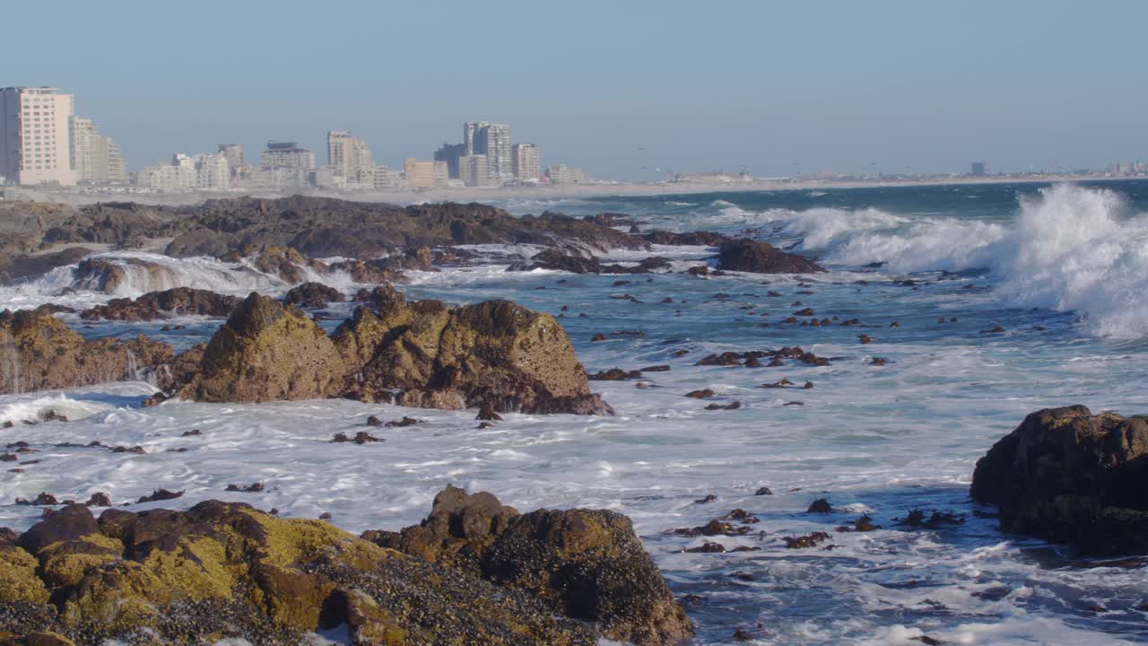 风景优美的海浪在开普敦，南非。视频素材