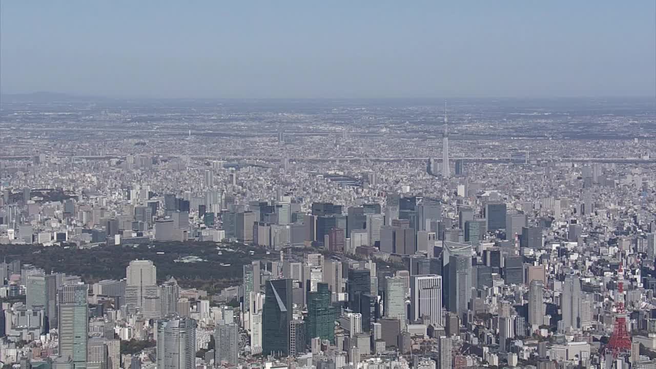 空中，东京市中心，有皇宫和东京天空树，日本视频素材