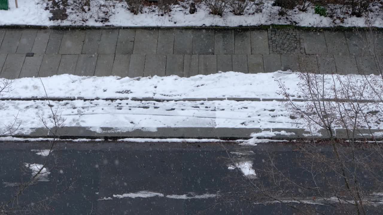 落在街上的雪视频素材