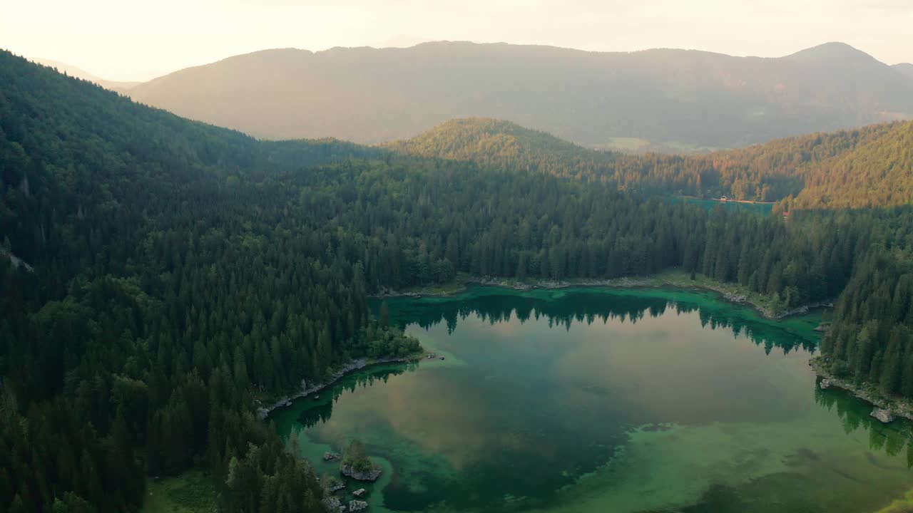 高山湖福斯湖视频素材