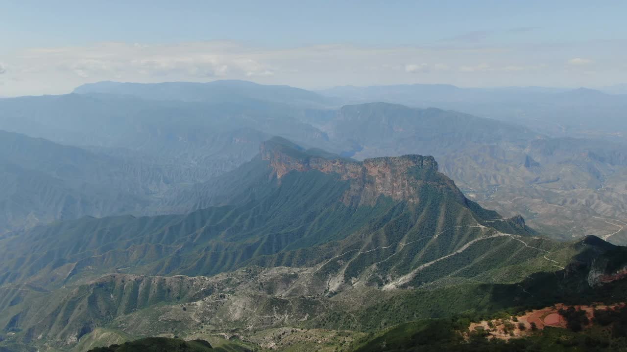 鸟瞰图的Sierra Gorda山脉视频下载