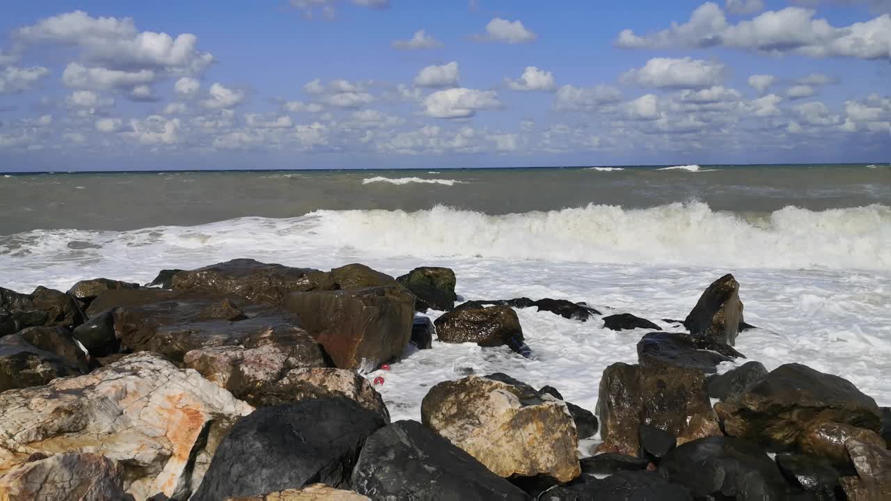 非常大的海浪风暴大海视频下载