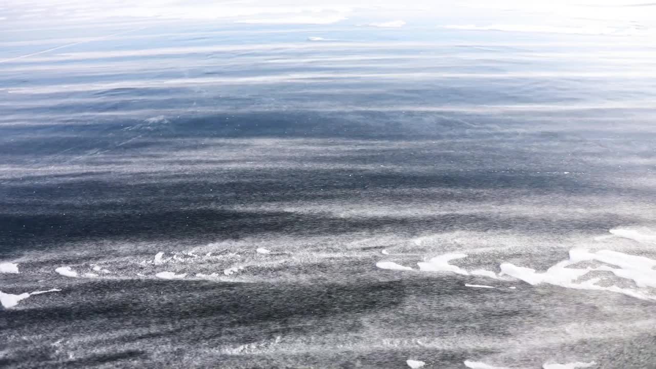 俄罗斯贝加尔湖遭遇暴雪视频素材