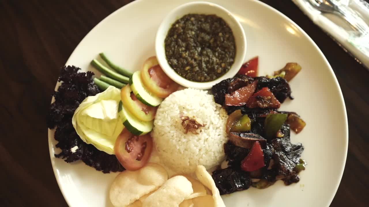 新鲜健康的饮料和食品餐饮理念视频素材