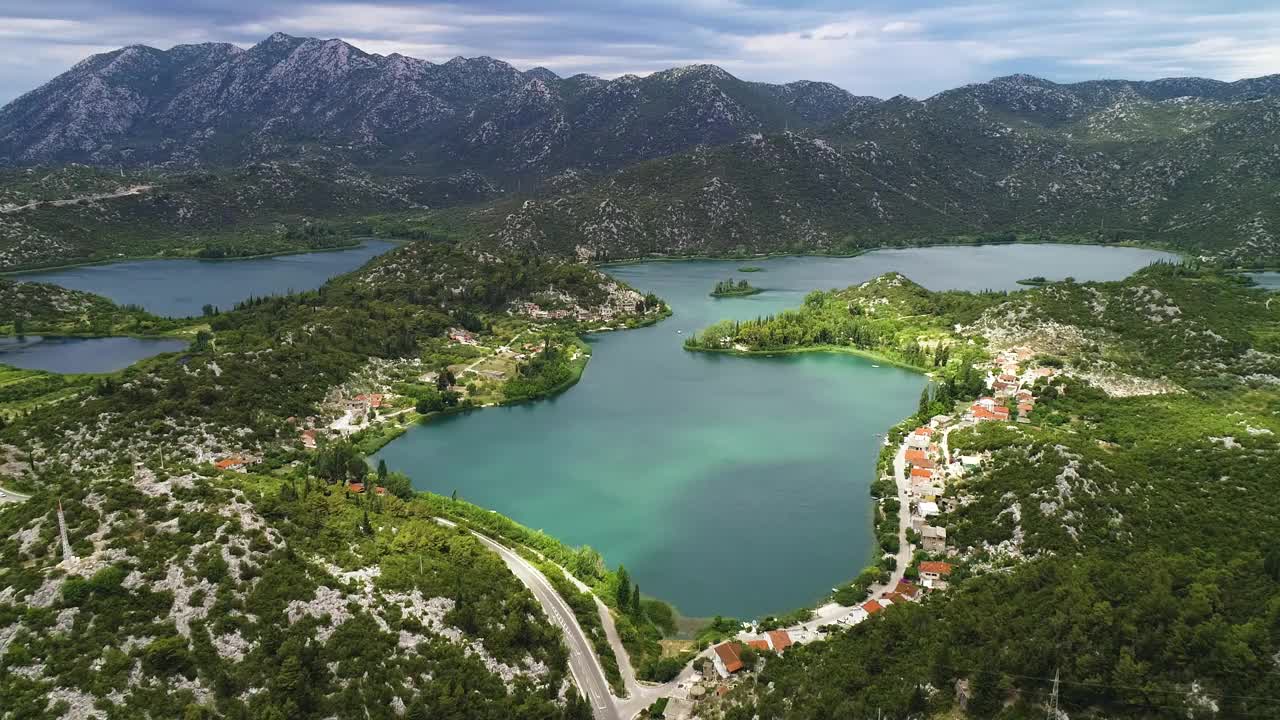 巴氏湖景观空中全景图;克罗地亚南部的达尔马提亚地区视频素材