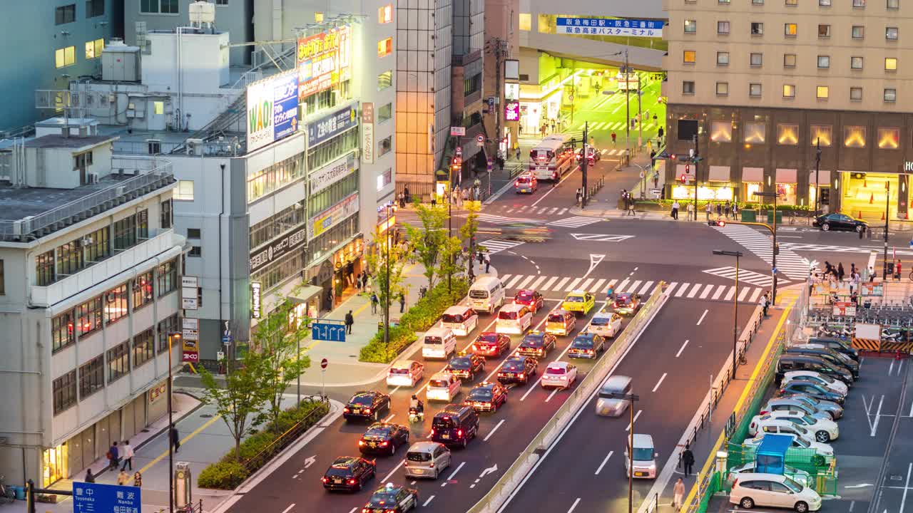 日本大阪市梅田地区的时间推移视图视频素材