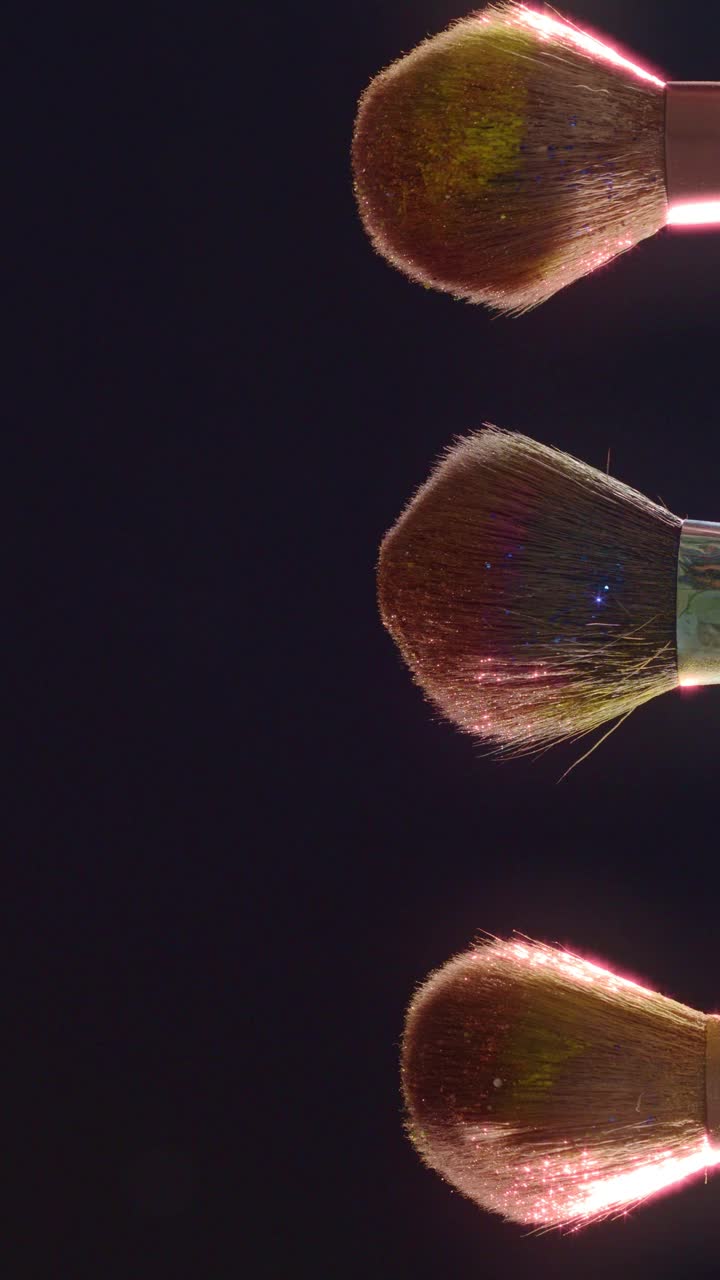 B-Roll化妆师特写系列，粉尘化妆粉在空气中飞行慢镜头视频素材