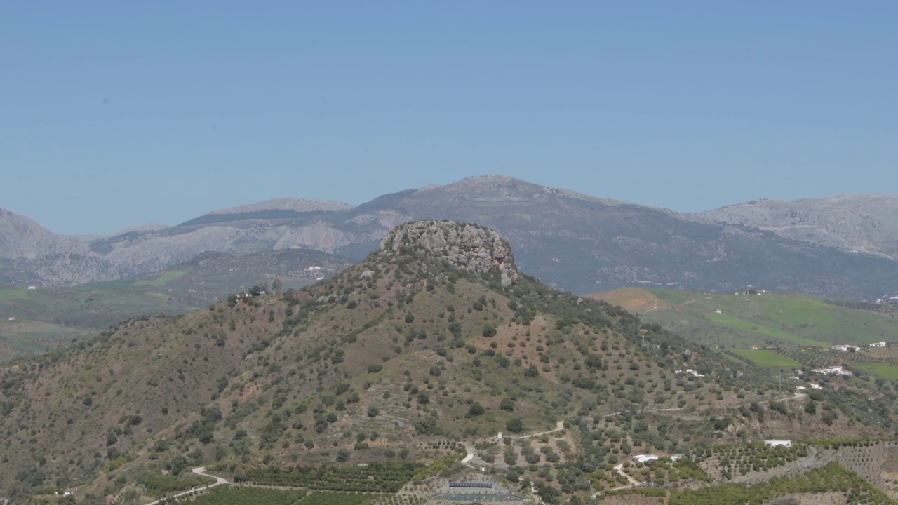 风景:Masmullar山阳光明媚的一天，Comares，西班牙视频素材