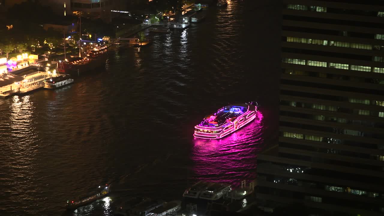 夜间游船，泰国曼谷市视频素材